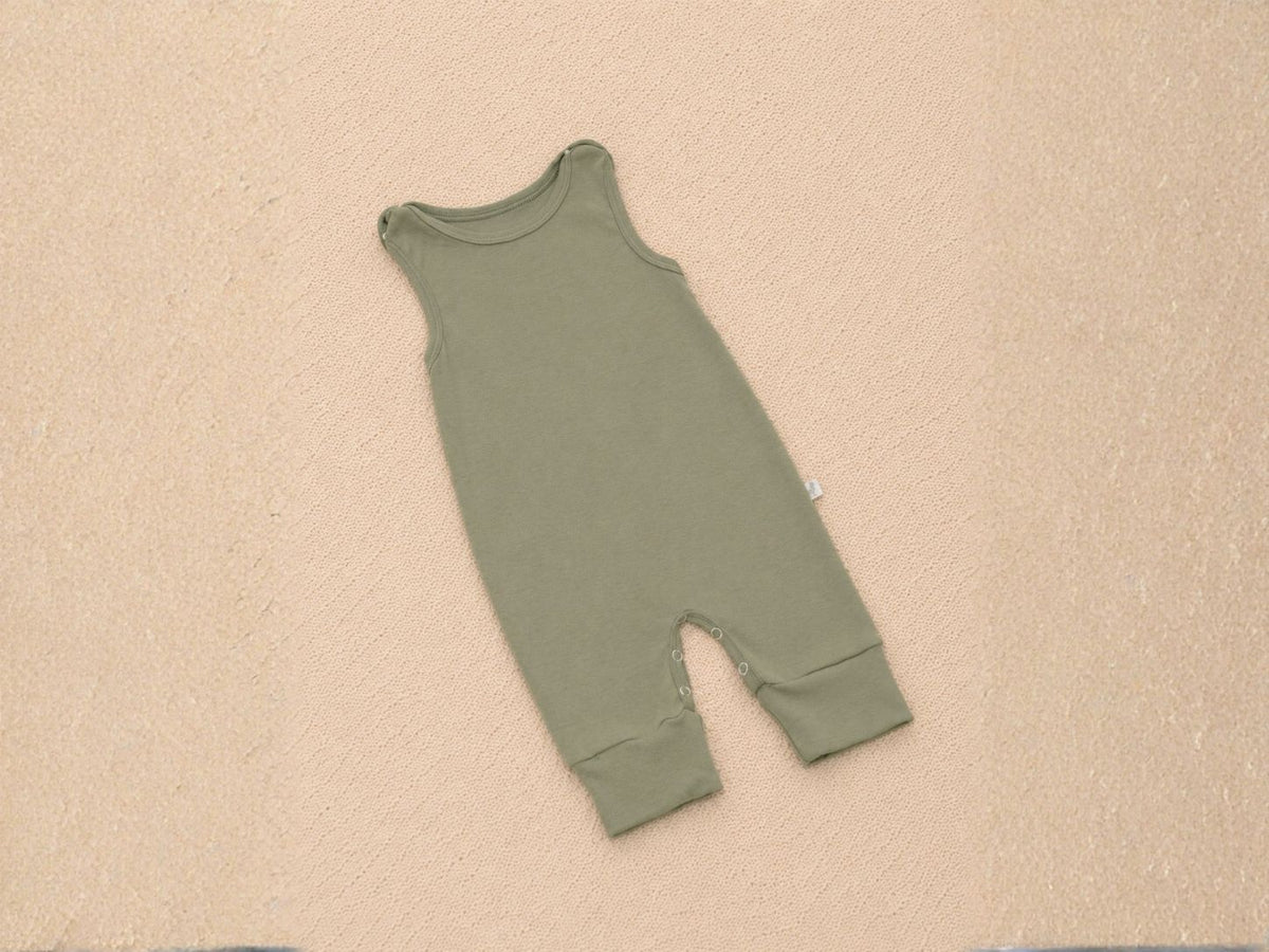 Macacão Cavado Algodão Egípcio Verde Militar