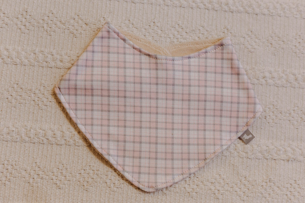 Babeiro Bandana Rosa Bebe Xadrez