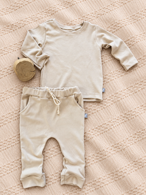 Conjunto Camiseta e Calça Algodão Egípcio Amêndoas